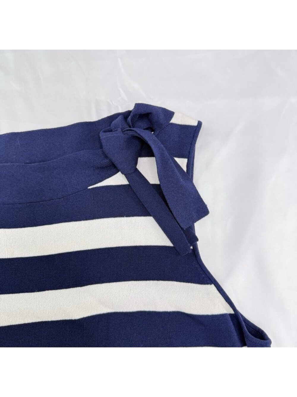 Navy White Striped Fitted Sleeveless Top Stretch Nautical Beach Sz XL - Picture 2 of 5